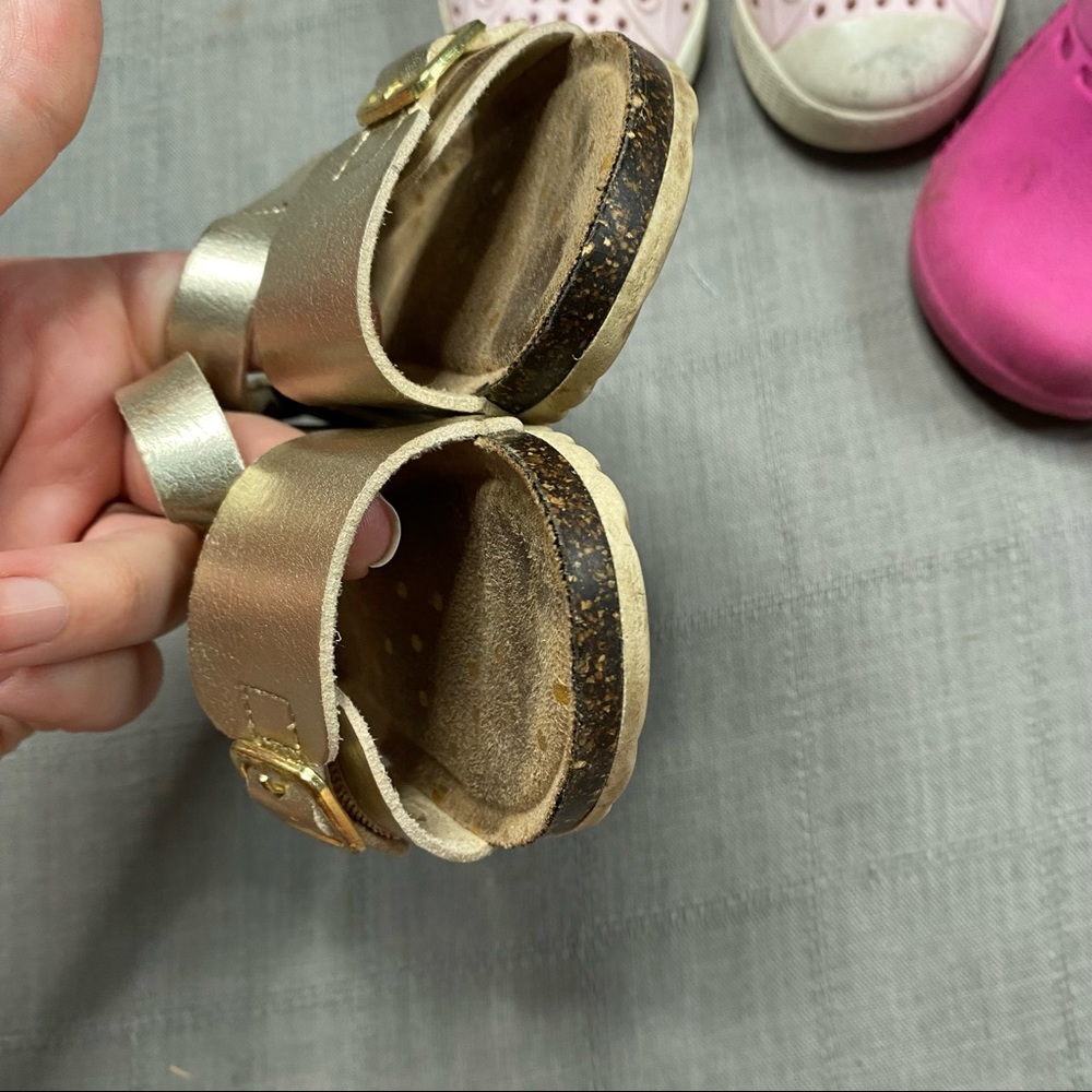 Cat & Jack Toddler Girls Shoe Lot Size 6 Gold Sandals Pink Clogs - Picture 5 of 11